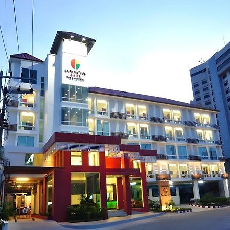 The Color Hotel Хатъяй Экстерьер фото