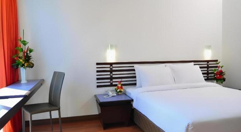 The Color Hotel Хатъяй Экстерьер фото